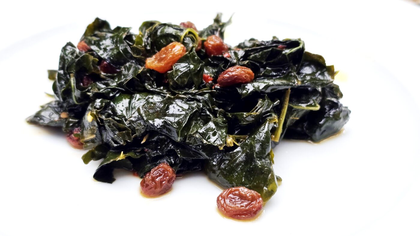 Cavolo nero (palmkool) met rozijnen