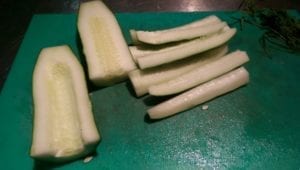 Komkommers inmaken - snijden