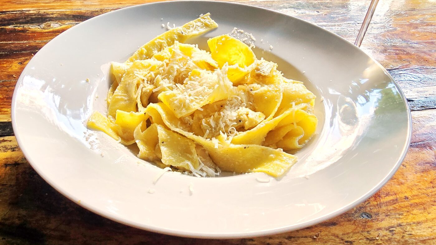 Artisjok met pasta en spek