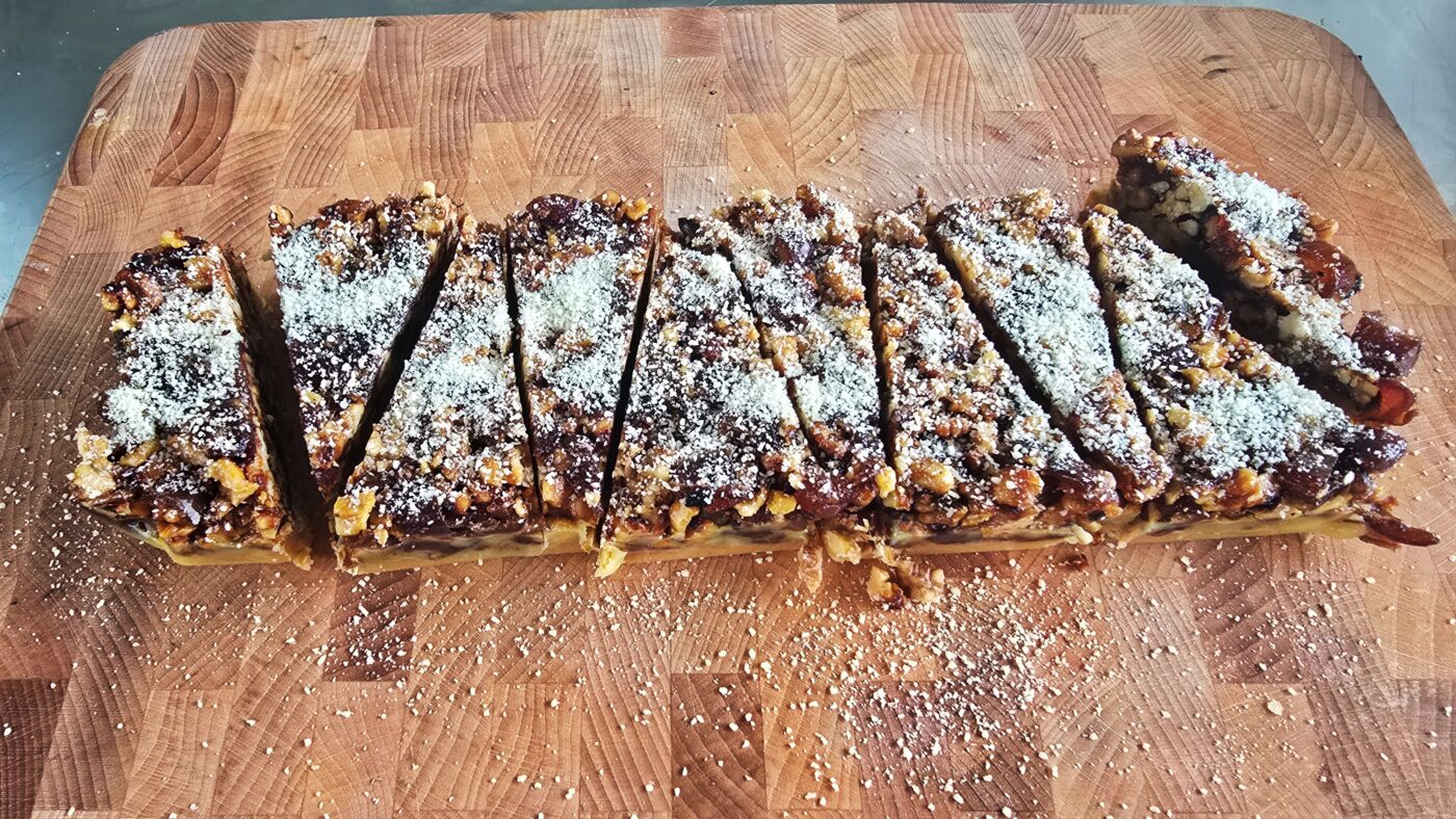 Dadeltaart met walnoten