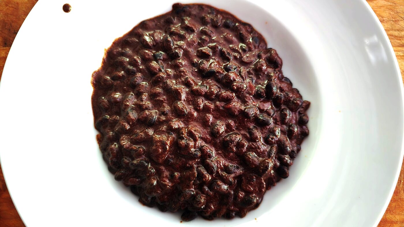 Zwarte bonen met chocola - bord van boven
