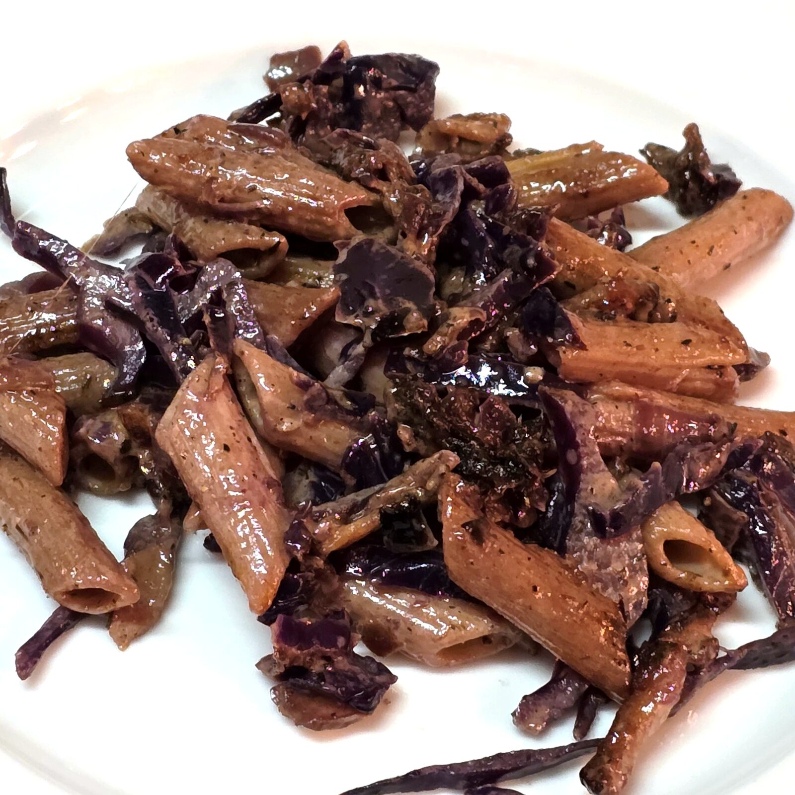 Pasta met rode kool -