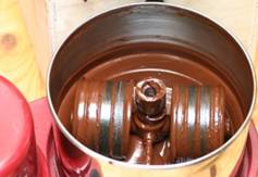cacao massa in de grinder 3 - na 12 uur.jpg